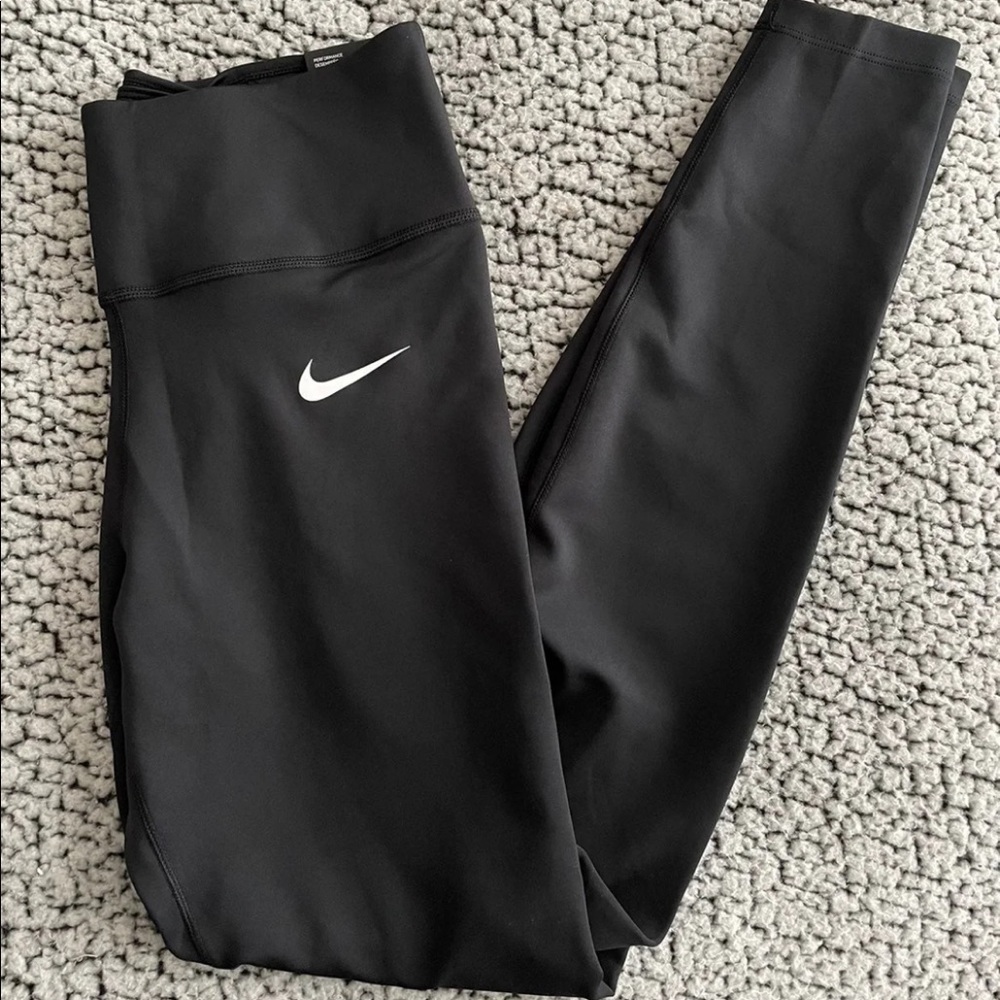 NWT Nike Leggings Mid Rise Full Length
